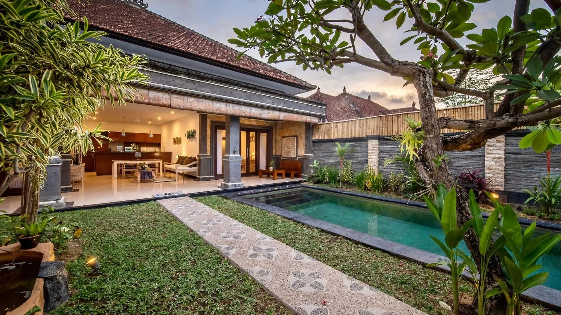 Bens Tunjung Villa Two-Bedroom With Private Pool Kuta Seminyak Endonezya